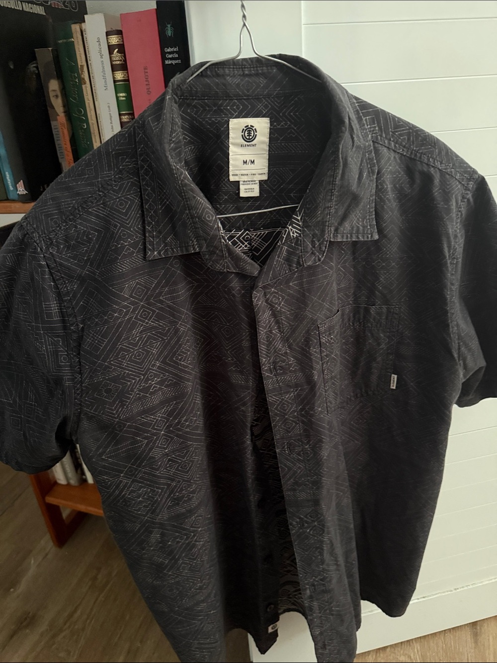 Element M Black ShortSleeve ButtonDown Shirt w Subtle Geometric Print 100%cotton